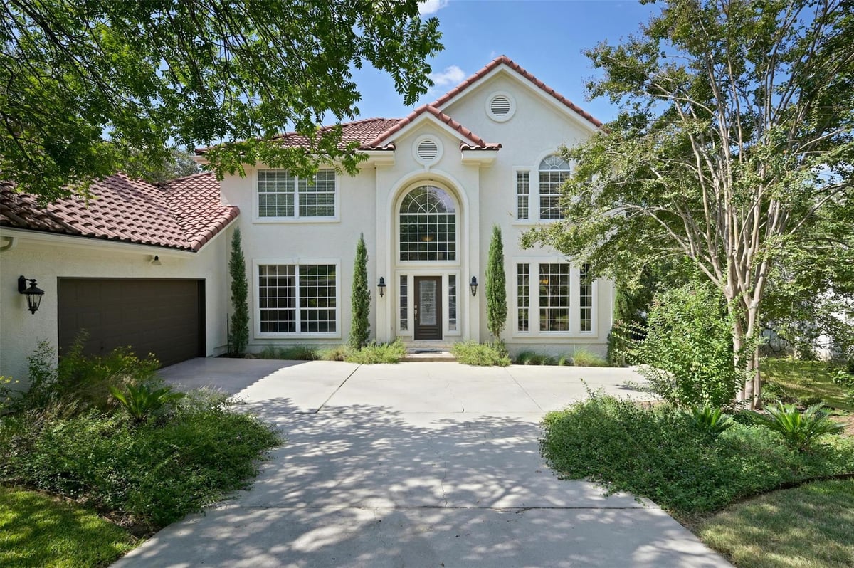 View 13 Falling Oaks TRL in Hills Lakeway Ph 09 13 Falling Oaks TRL - property photo 1 - Luxury home in Hills Lakeway Ph 09, Austin, TX
