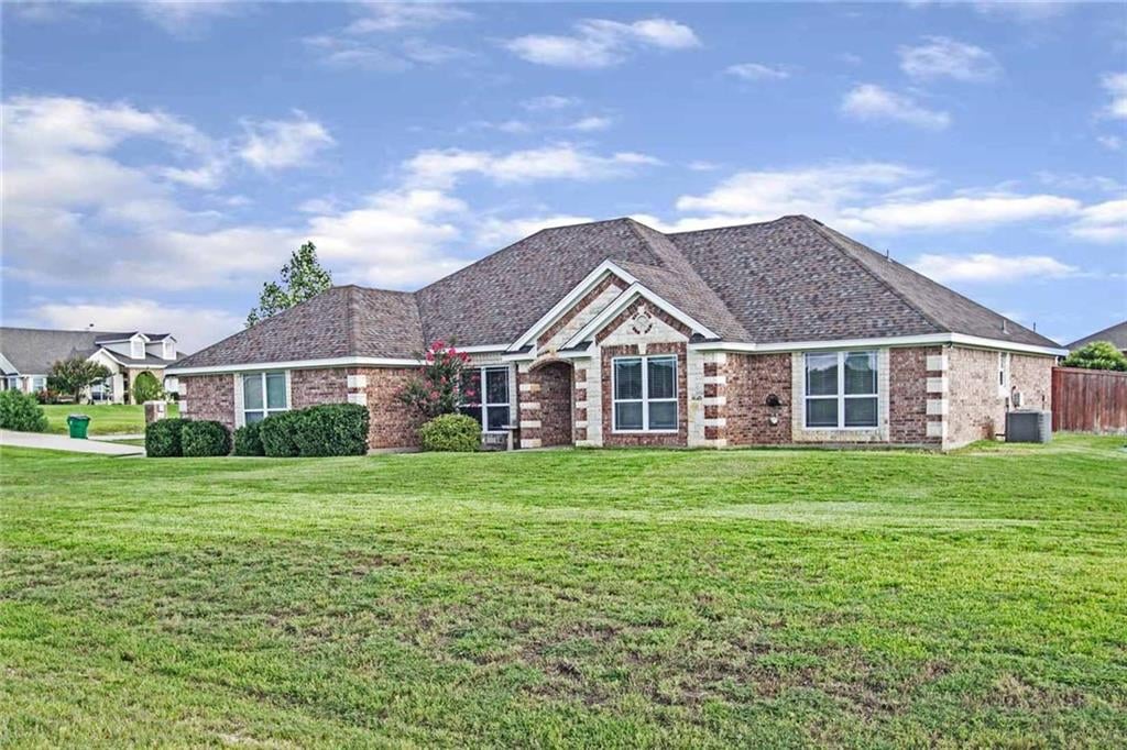 View 130 Coleton Dr 130 Coleton Dr - front exterior - Luxury home in Copperas Cove, TX