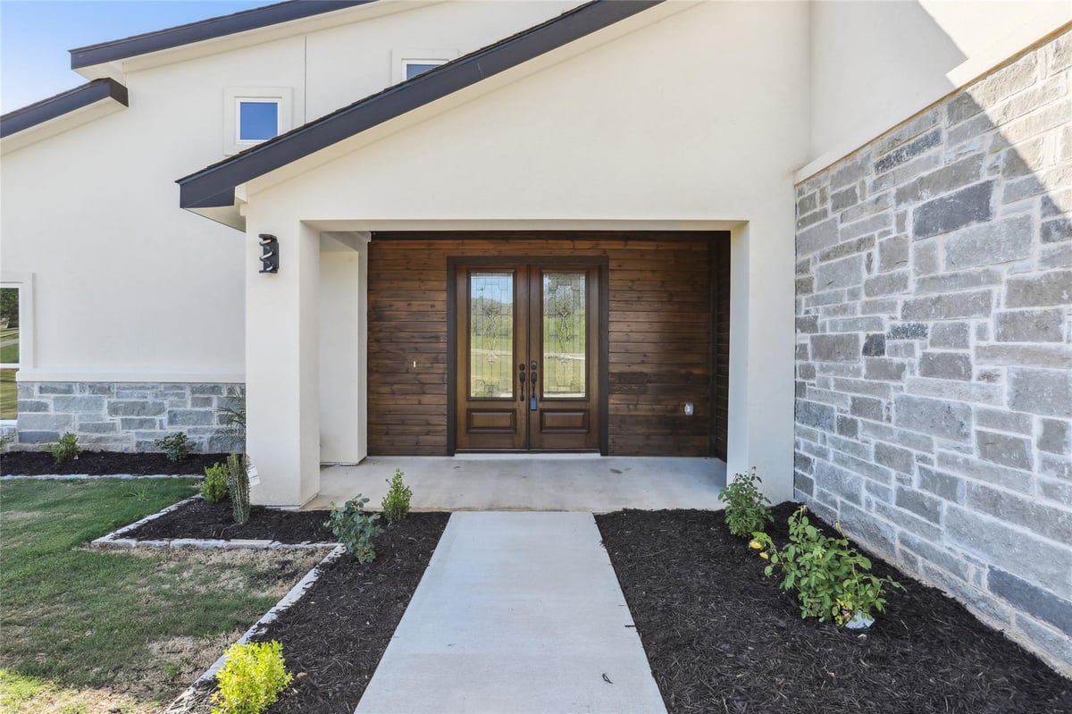 Primary bedroom at 130 Creekwood Trl - 5 bed 2 bath home