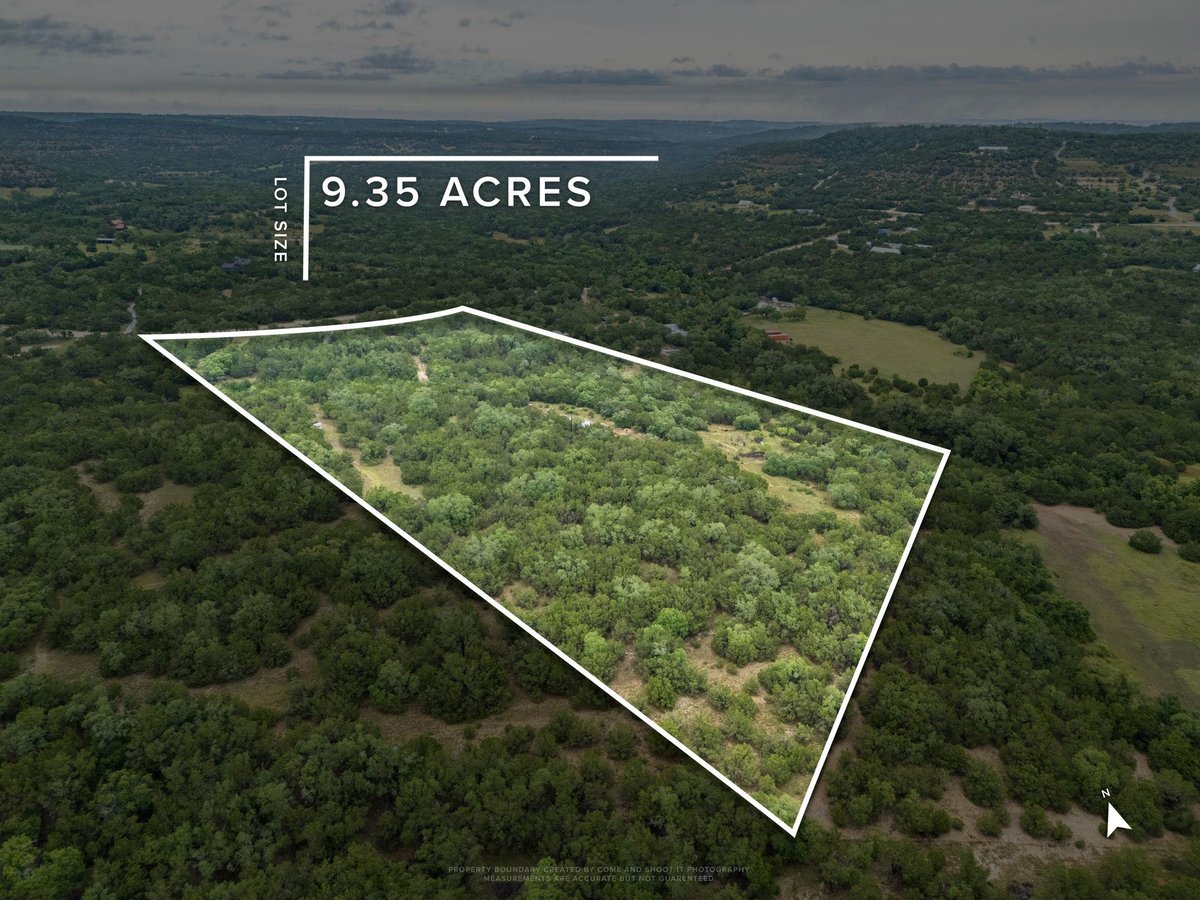 Living area at 130 Lost Crk - Hill Country Ranches, Wimberley, TX