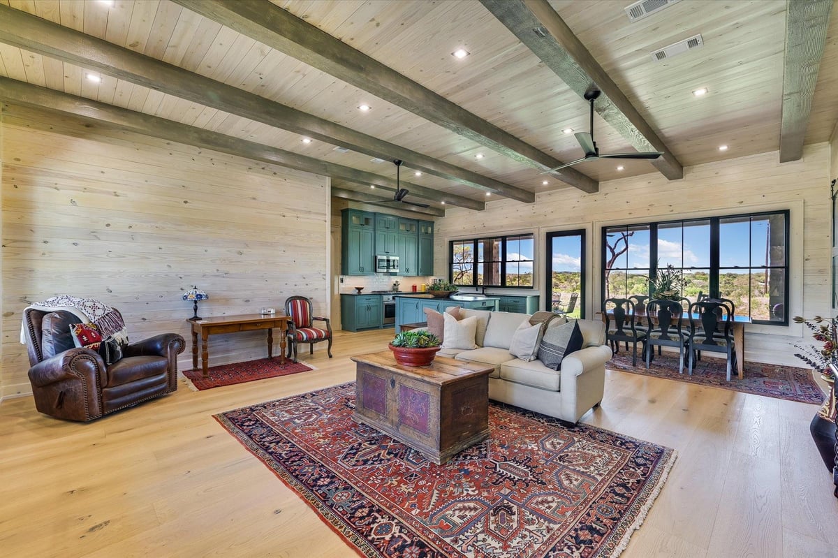 Living area at 130 Thousand Oaks Loop - 2 bed 2 bath home