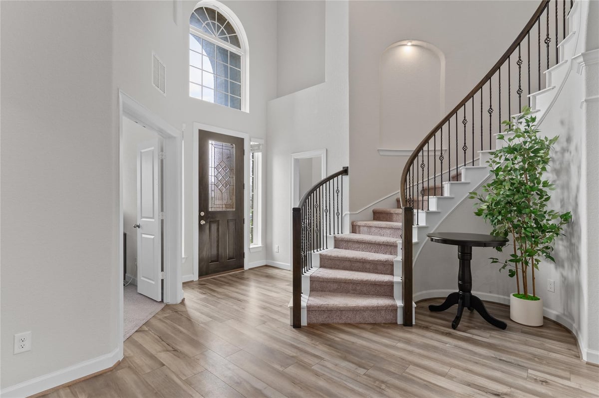 Living area at 130 Wild Pecan Loop - 5 bed 3 bath home