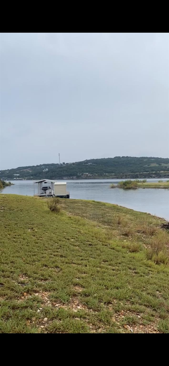 Living area at 1300 Gold Ln - Emerald Bend Sec 01, Lago Vista, TX