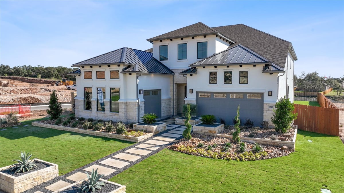 1300 Shelby LN - property photo 1 - Luxury home in Heights/San Gabriel Ph 1, Georgetown, TX