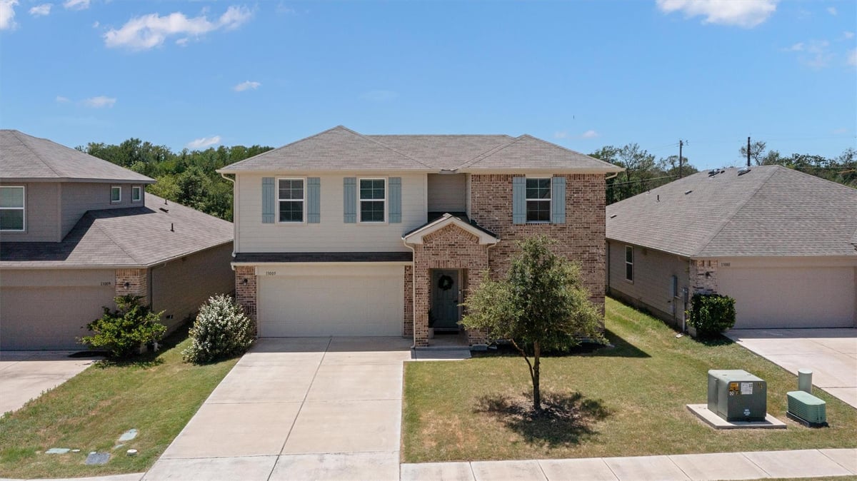 View 13005 Brahmin DR in Gilbert Lane 13005 Brahmin DR - property photo 1 - Luxury home in Gilbert Lane, Austin, TX