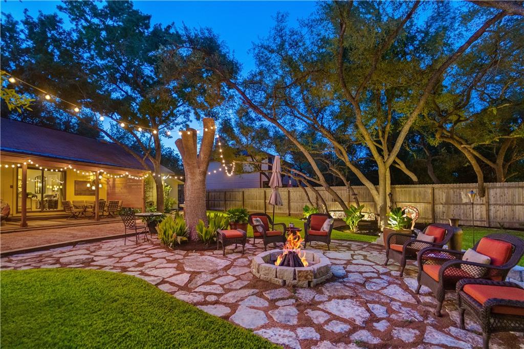 View 1301 N Cuernavaca DR in Austin Lake Hills Sec 02 1301 N Cuernavaca DR - property photo 1 - Luxury home in Austin Lake Hills Sec 02, Austin, TX