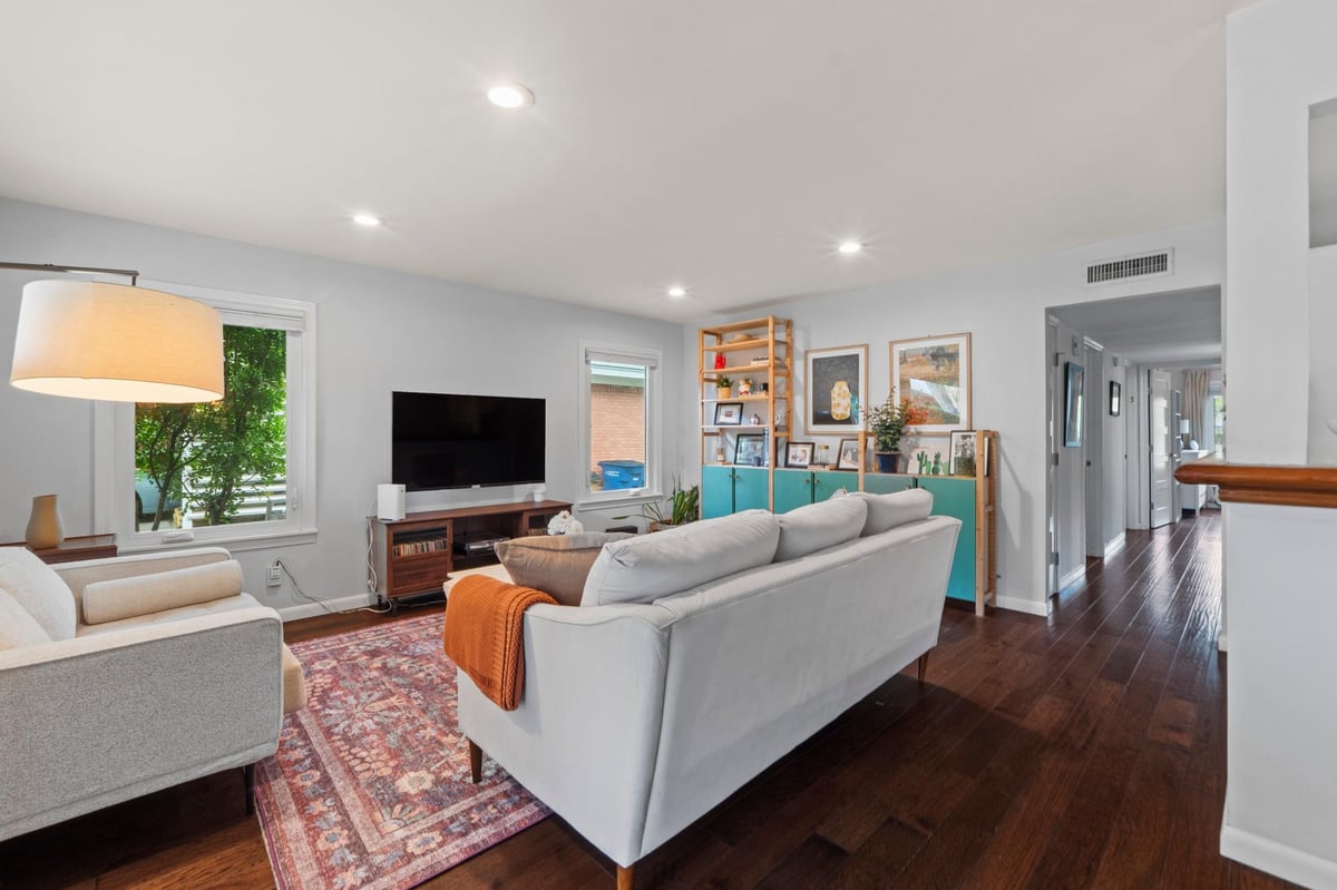 Living area at 1301 Ridgemont Dr - 3 bed 1 bath home