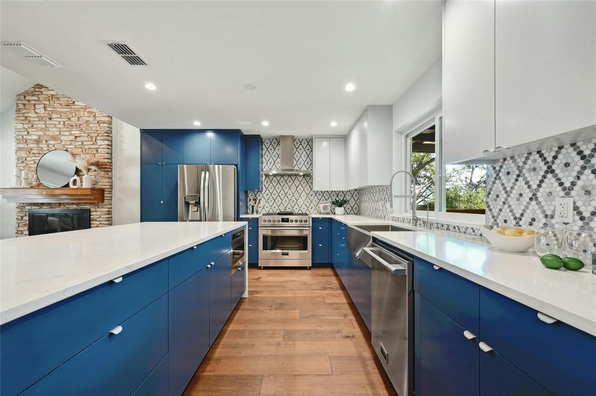 Kitchen at 13016 S Madrone Trl - 4 bed 2 bath home