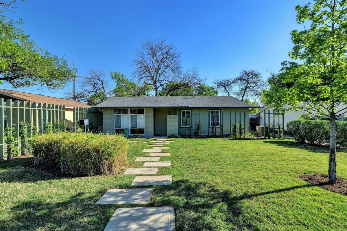 View 1302 Berkshire DR in Gaston Park 1302 Berkshire DR - property photo 1 - Luxury home in Gaston Park, Austin, TX