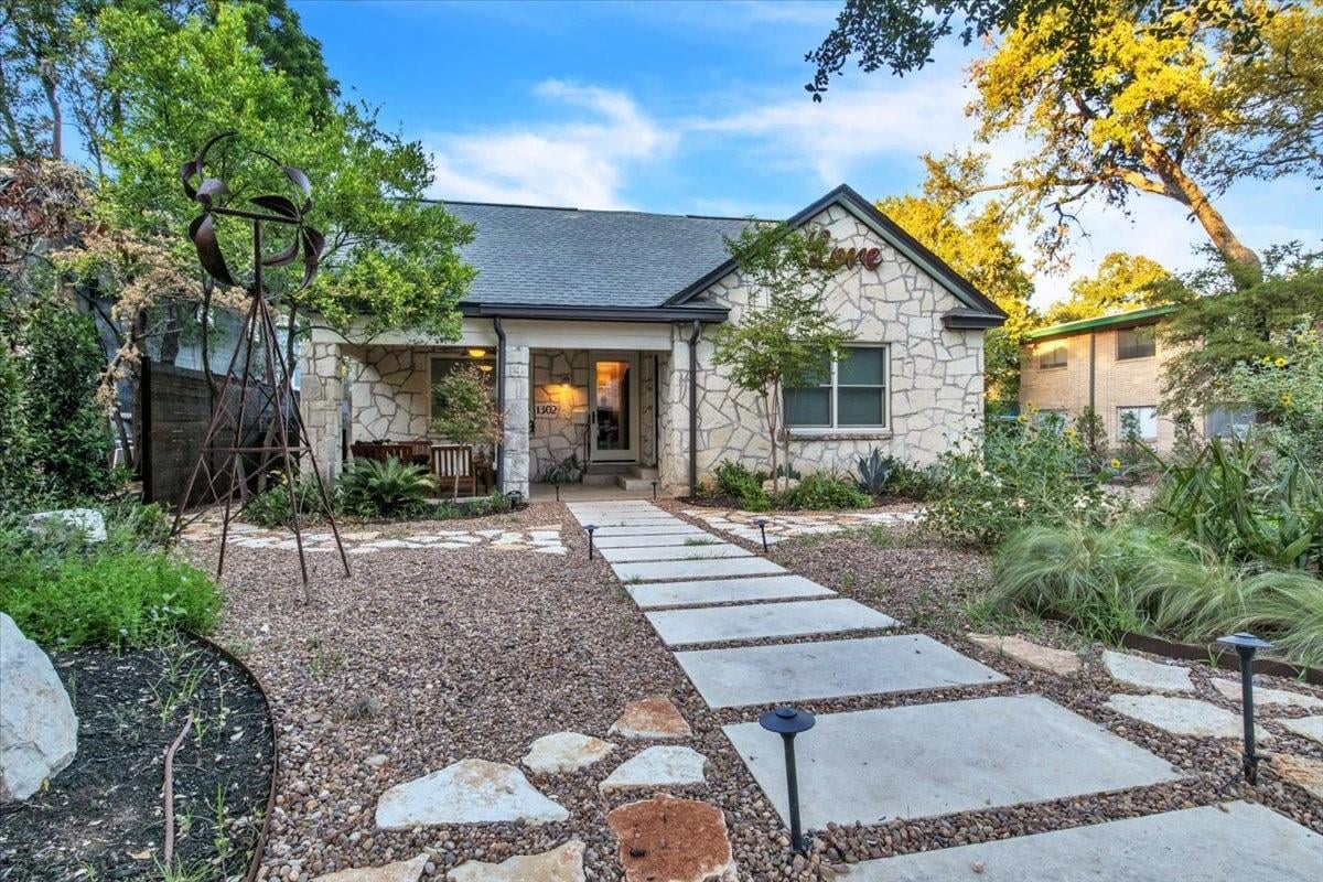 View 1302 W 13th ST in Division Z 1302 W 13th ST - property photo 1 - Luxury home in Division Z, Austin, TX