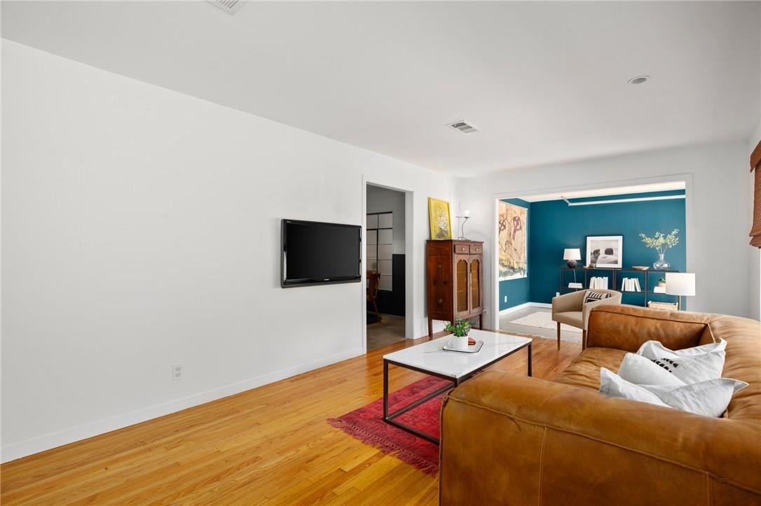 Living area at 1303 Glencrest Dr - 3 bed 2 bath home