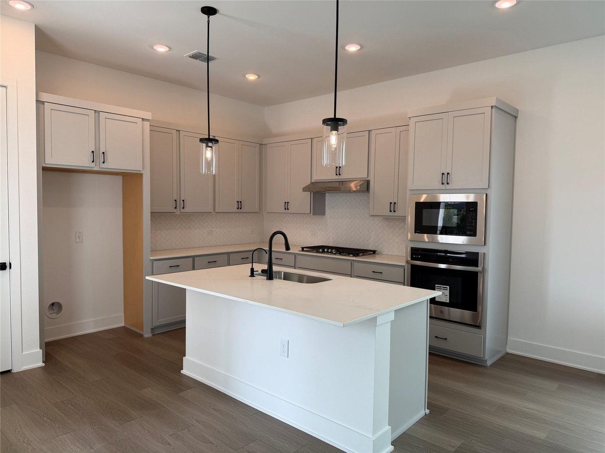 Living area at 1303 Rambling Rose Rd - 3 bed 2 bath home