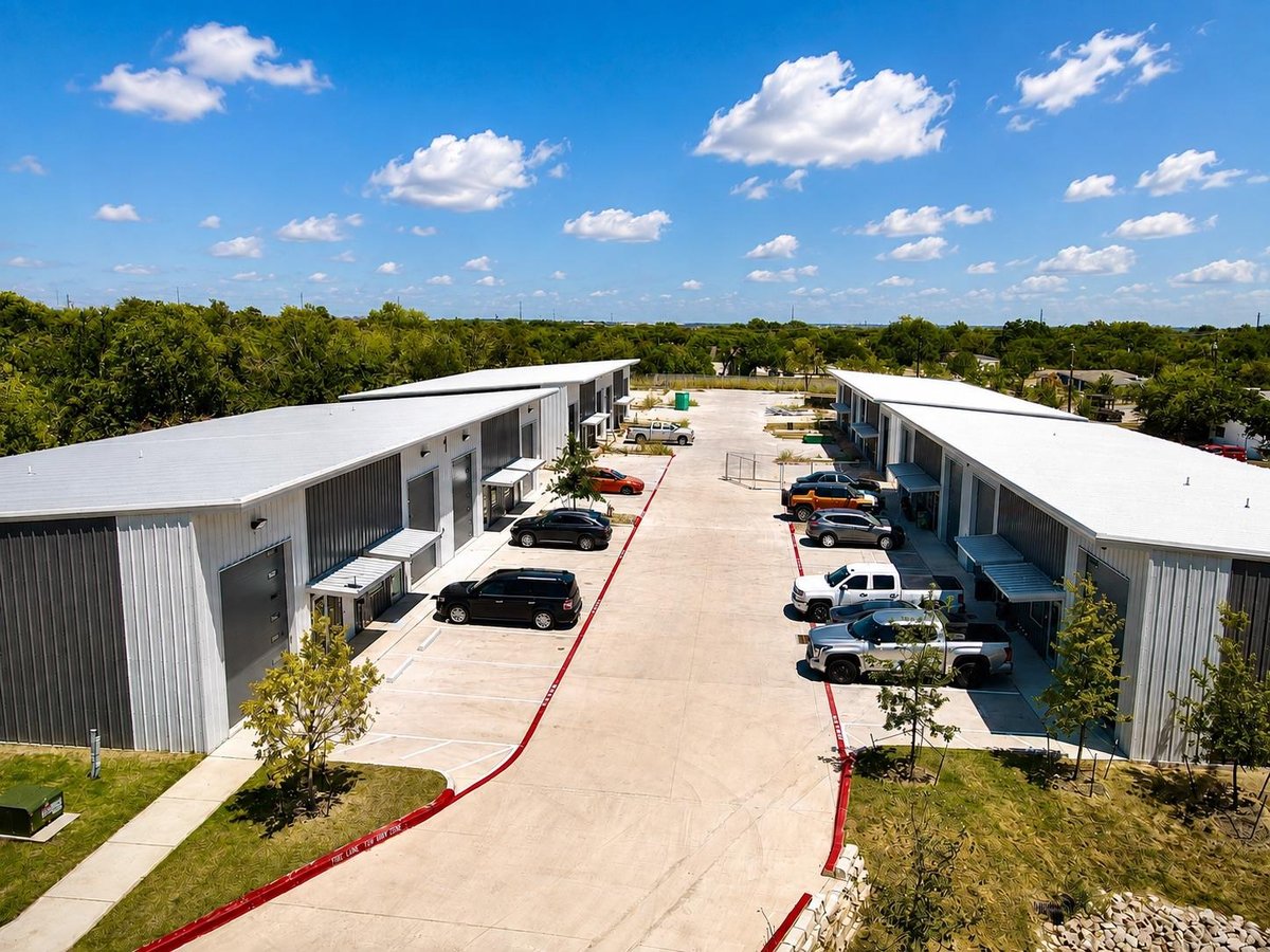 View 1304 Leander DR Unit #430 in Leander Heights Sec 03 1304 Leander DR Unit #430 - property photo 1 - Luxury home in Leander Heights Sec 03, Leander, TX