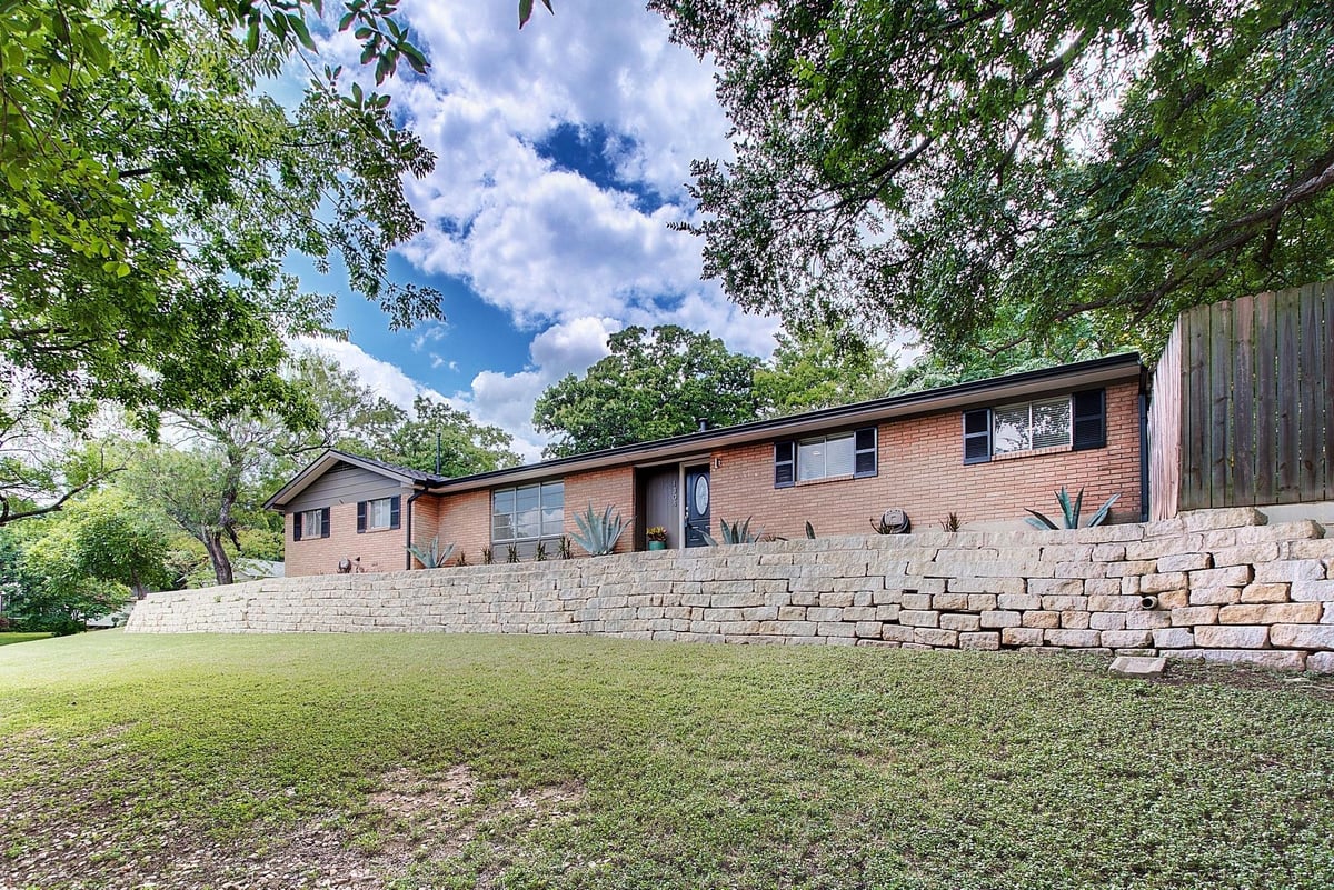 View 1304 Loma DR in River Oaks Sec 01 1304 Loma DR - property photo 1 - Luxury home in River Oaks Sec 01, Austin, TX