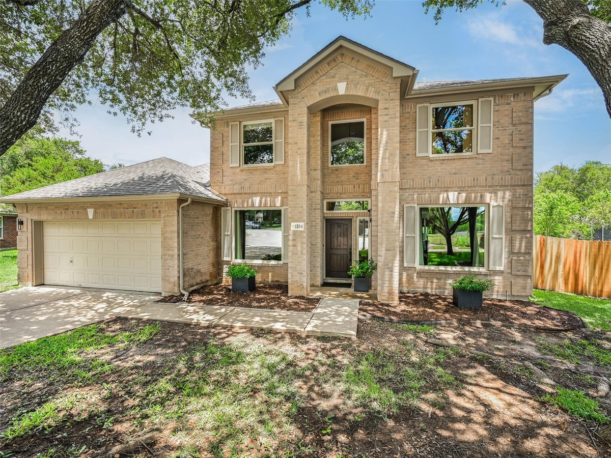 View 1304 Rattling Horn CV in Buttercup Creek Ph 04 Sec 01-2 Amd 1304 Rattling Horn CV - front exterior - Luxury home in Buttercup Creek Ph 04 Sec 01-2 Amd, Cedar Park, TX