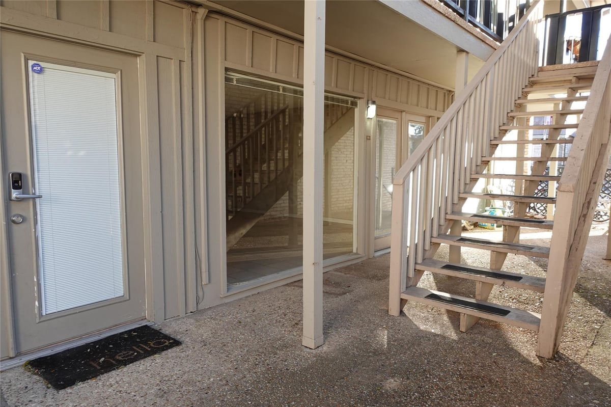 View 1304 Summit St Unit #115 in Sunnyvale Villas A Condo 1304 Summit St Unit #115 - front exterior - Luxury home in Sunnyvale Villas A Condo, Austin, TX