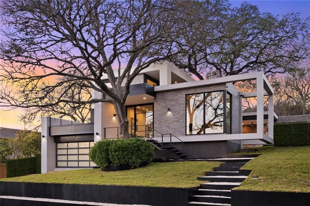 View 1306 Darter LN in Woodhaven 02 1306 Darter LN - property photo 1 - Luxury home in Woodhaven 02, Austin, TX