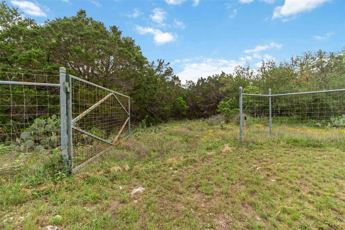 Primary bedroom at 1306 Thousand Oaks Loop - Thousand Oaks, San Marcos, TX