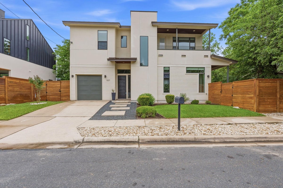 1307 Clifford Ave - front exterior - Luxury home in Chernosky 04, Austin, TX