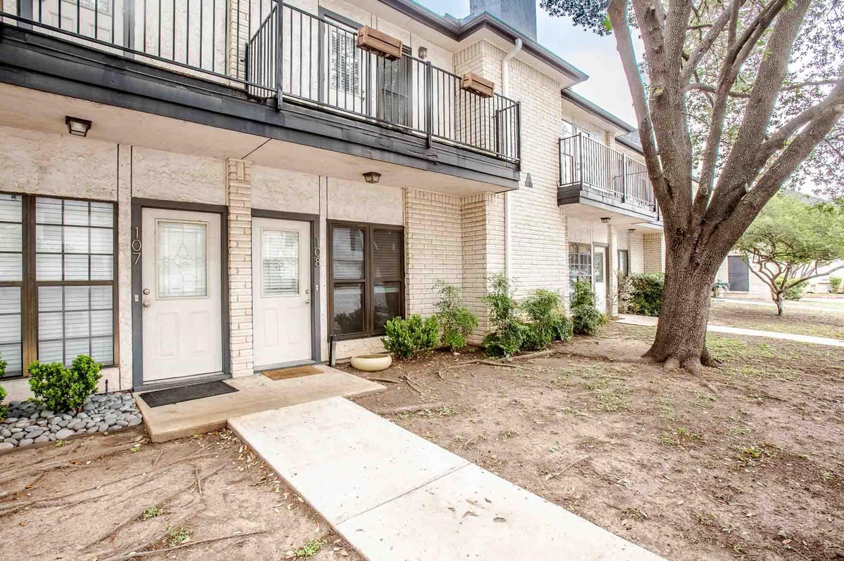 View 1307 Kinney Ave Unit #108 in Ashton Green Condo 1307 Kinney Ave Unit #108 - front exterior - Luxury home in Ashton Green Condo, Austin, TX