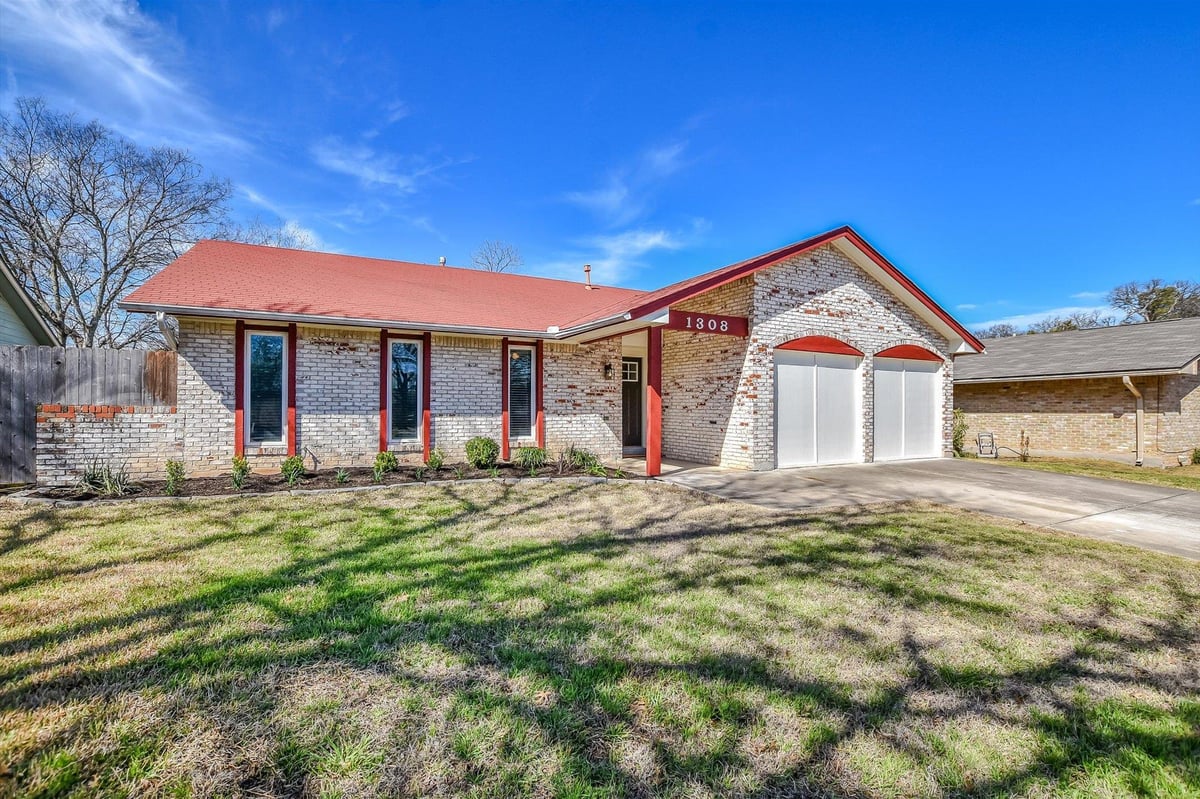 View 1308 Radam Cir in Salem Walk Sec 03 1308 Radam Cir - front exterior - Luxury home in Salem Walk Sec 03, Austin, TX