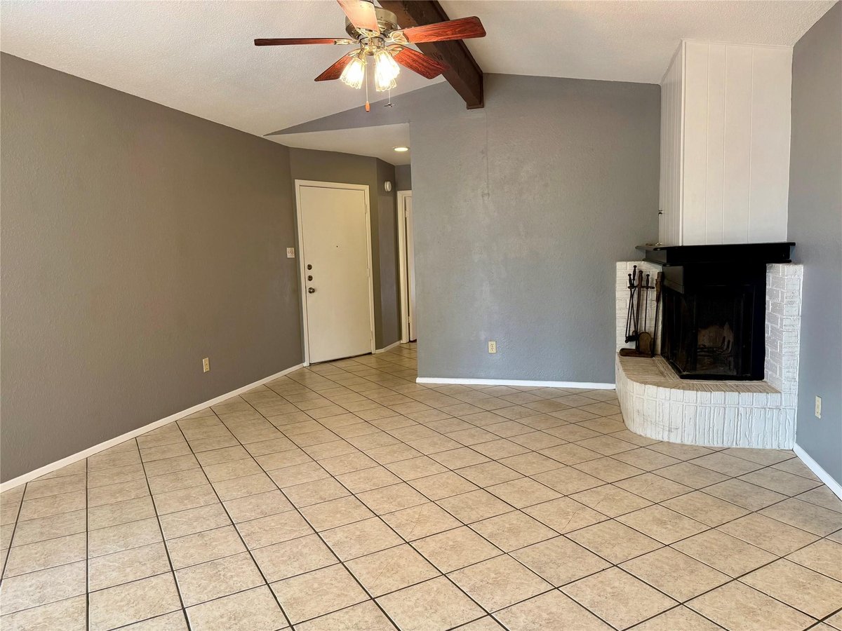 Living area at 1309 Barbara Dr - Blanco Gardens, San Marcos, TX