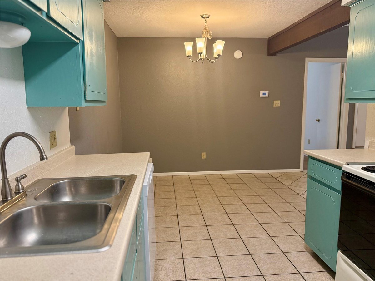 Primary bedroom at 1309 Barbara Dr - Blanco Gardens, San Marcos, TX