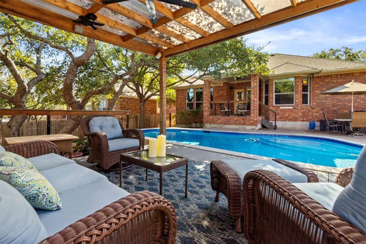 View 1309 Horseback Holw in Steiner Ranch Ph 01 Sec 09 1309 Horseback Holw - front exterior - Luxury home in Steiner Ranch Ph 01 Sec 09, Austin, TX