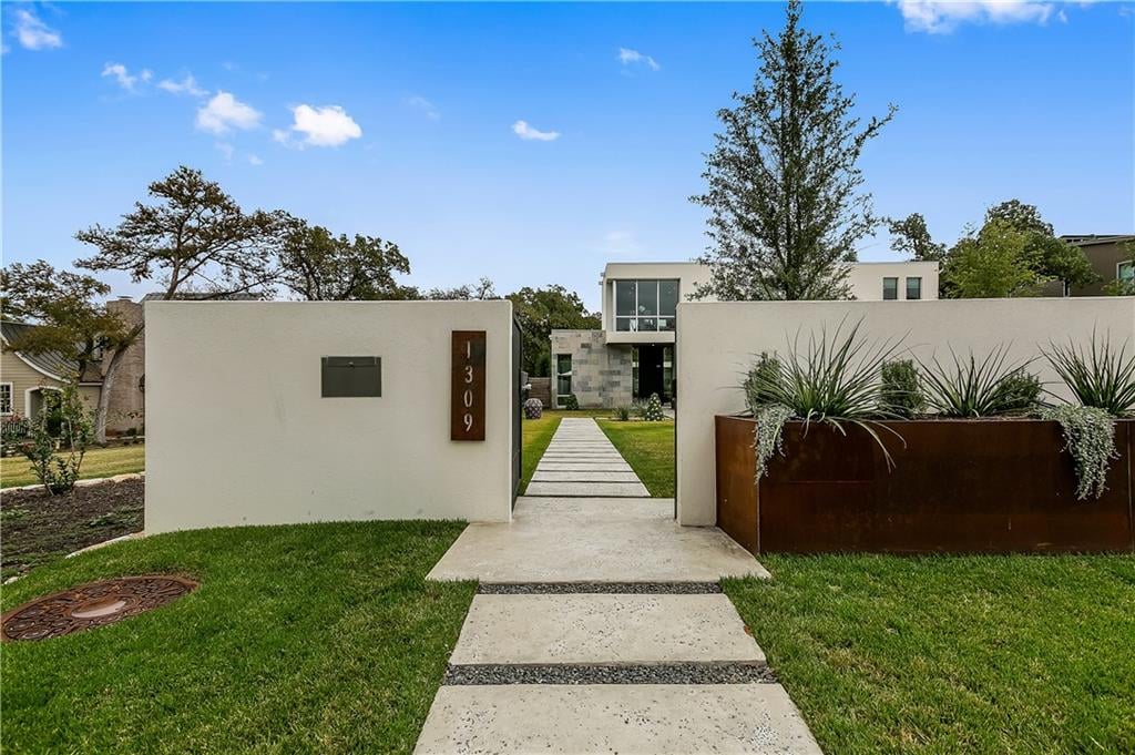 View 1309 Meriden Ln in Tarrytown 1309 Meriden Ln - property photo 1 - Luxury home in Tarrytown, Austin, TX
