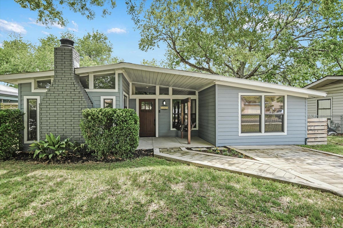 View 1309 Morrow St in Crestview Add Sec 08 1309 Morrow St - front exterior - Luxury home in Crestview Add Sec 08, Austin, TX