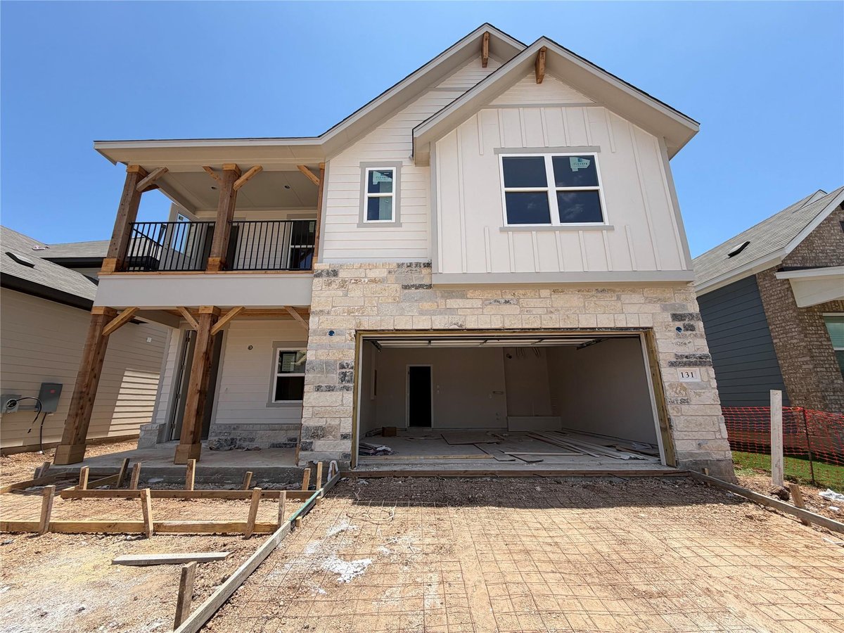 View 131 Arlington Park LOOP in Rolling Glen 131 Arlington Park LOOP - front exterior - Luxury home in Rolling Glen, Hutto, TX
