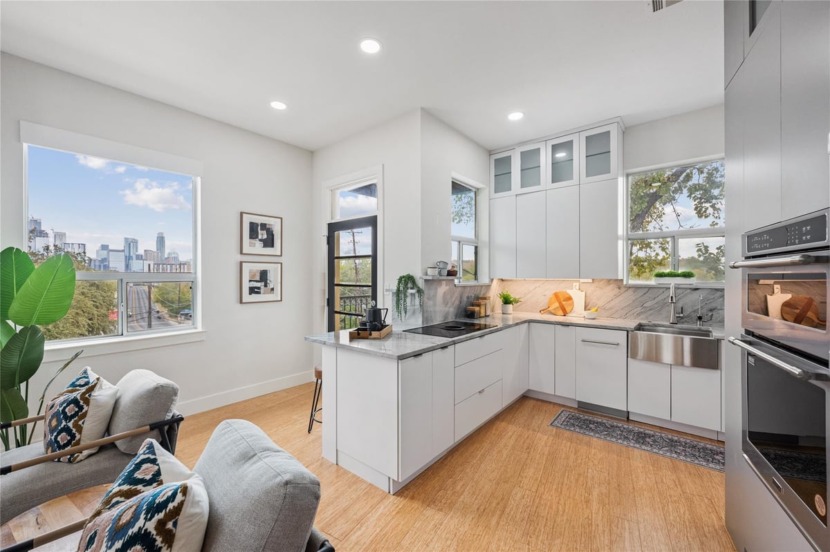 View 1310 S 1st St Unit #300 in Bouldin Square Condo Amd 1310 S 1st St Unit #300 - front exterior - Luxury home in Bouldin Square Condo Amd, Austin, TX