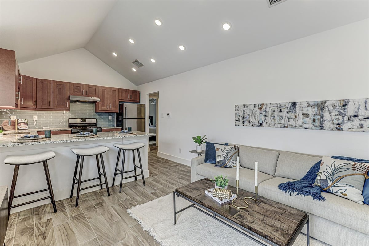 View 1311 52nd St Unit #5 in Ridgetop Gardens 1311 52nd St Unit #5 - front exterior - Luxury home in Ridgetop Gardens, Austin, TX