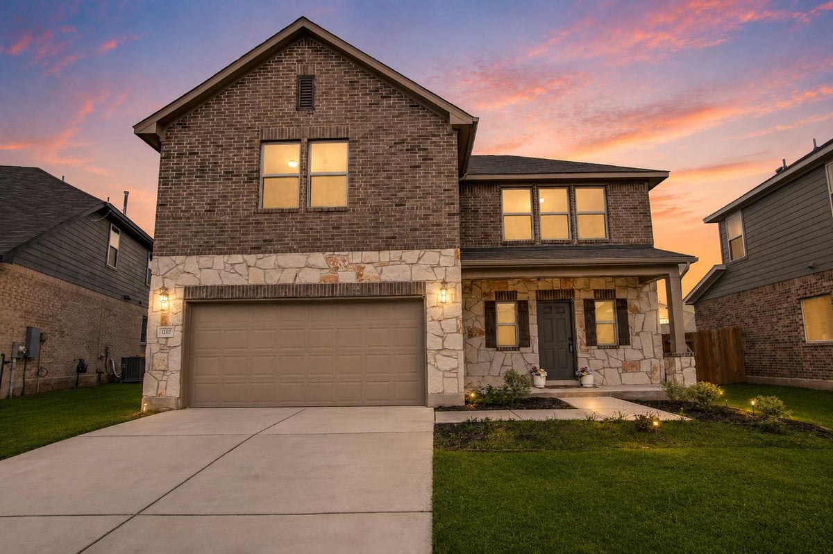 13117 Alamito Creek TRL - front exterior - Luxury home in Lagos Ph 2, Manor, TX