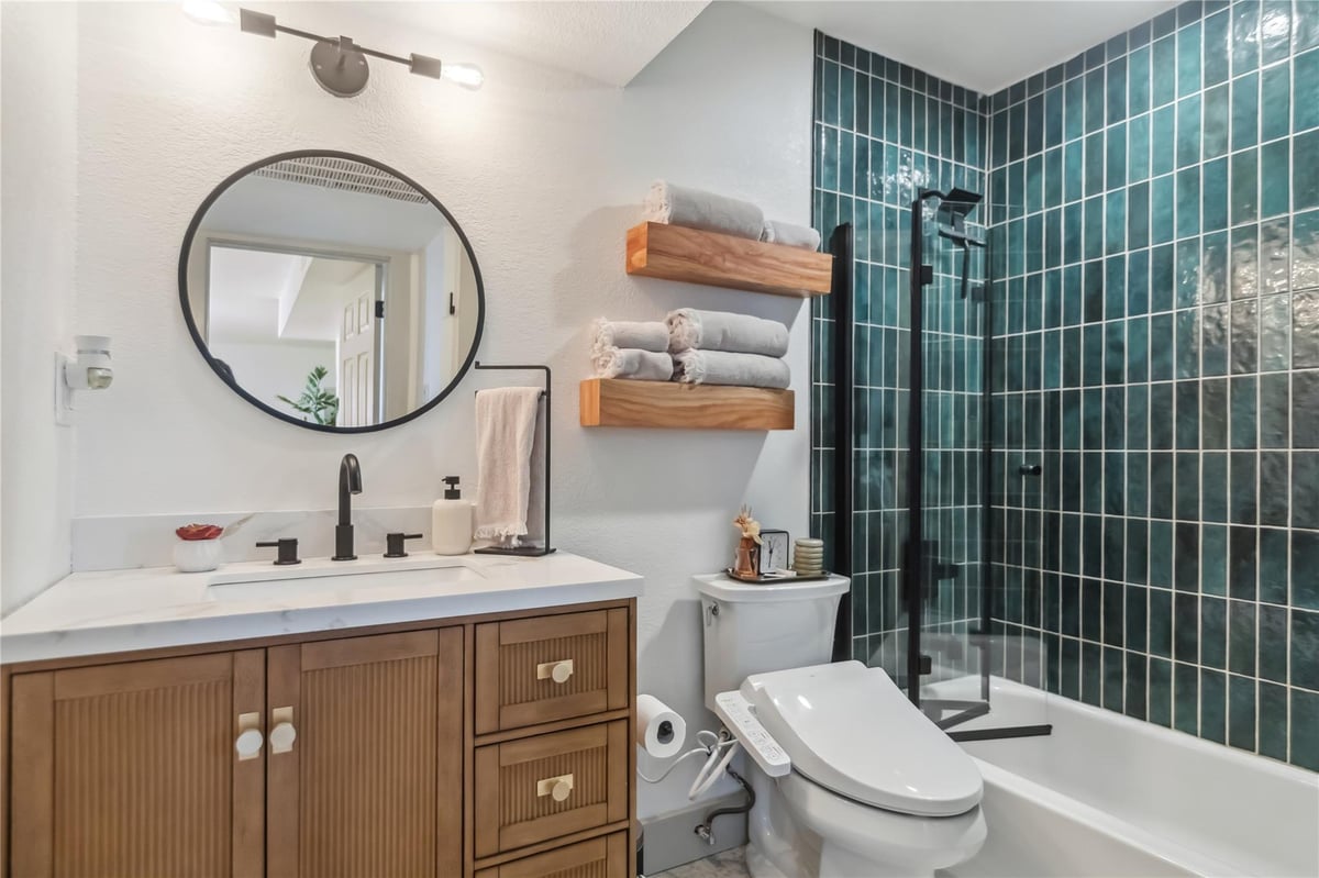 View 1313 E 52nd St Unit #101 in N/A 1313 E 52nd St Unit #101 - front exterior - Luxury home in N/A, Austin, TX