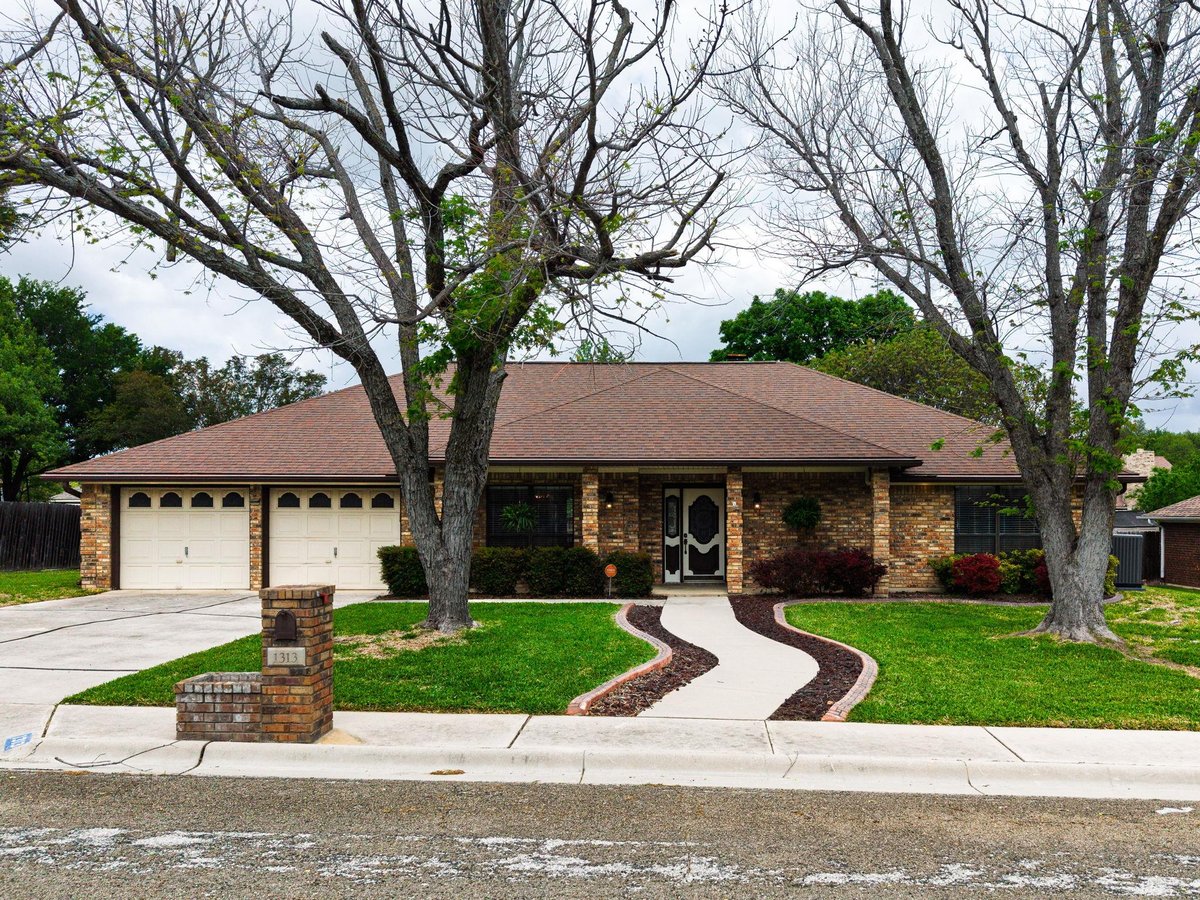 View 1313 Sparrow Trl in Turkey Creek Estates Sec 3 1313 Sparrow Trl - front exterior - Luxury home in Turkey Creek Estates Sec 3, Copperas Cove, TX