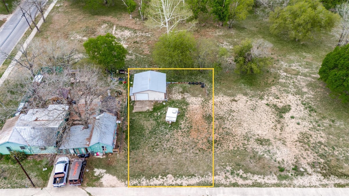View 1315 3rd St N in Ja Tivy Add 1315 3rd St N - front exterior - Luxury lot in Ja Tivy Add, Kerrville, TX