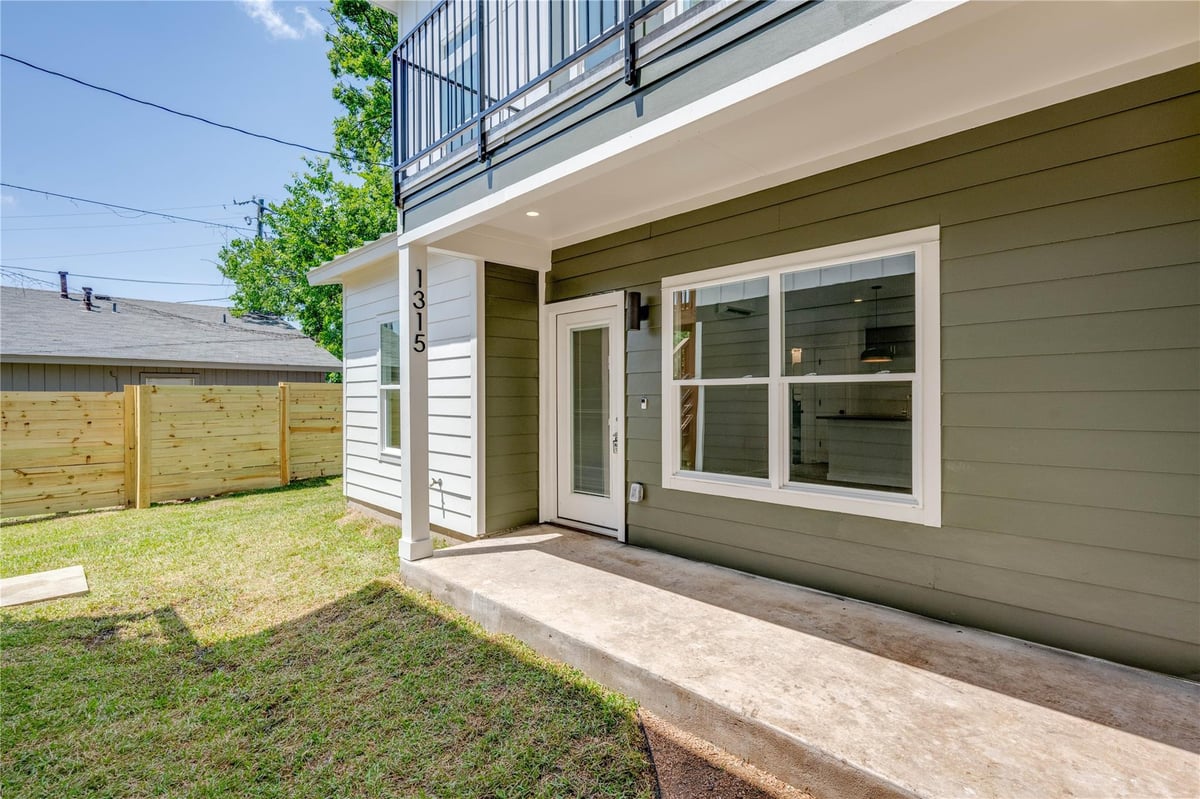 Living area at 1315 Clearfield Dr Unit #2 - 4 bed 2 bath home