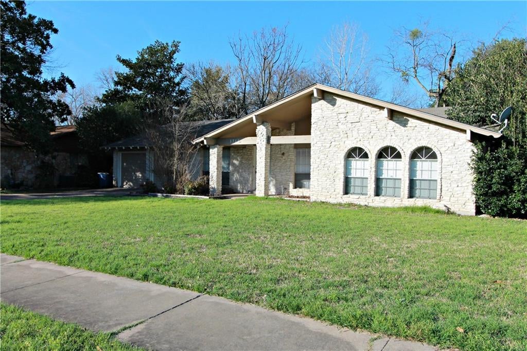 View 1315 MEARNS MEADOW Blvd in QUAIL CREEK WEST PHS 2 SEC 1 1315 MEARNS MEADOW Blvd - property photo 1 - Luxury home in QUAIL CREEK WEST PHS 2 SEC 1, Austin, TX