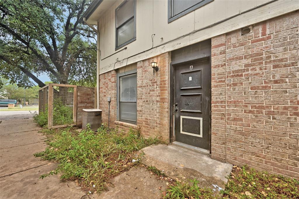 View 1315 Southport Dr in Southridge Sec 06 1315 Southport Dr - front exterior - Luxury home in Southridge Sec 06, Austin, TX