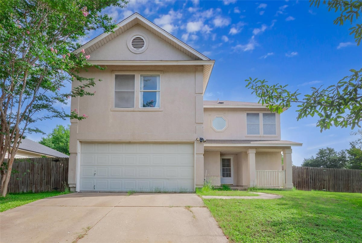 1316 Dexford DR - front exterior - Luxury home in Harris Ridge Sec 01 Ph 03, Austin, TX