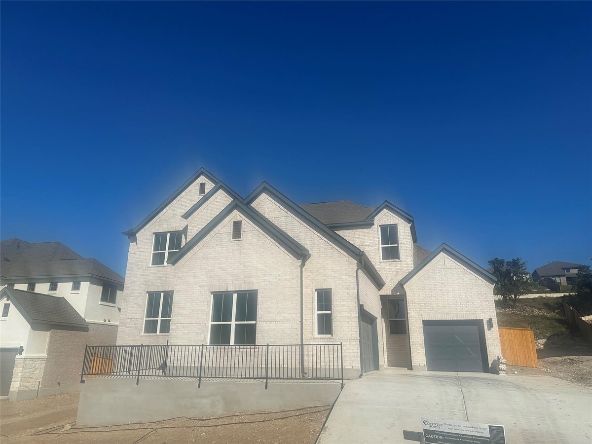 Living area at 1316 Jolie Rose Bnd - 4 bed 4 bath home