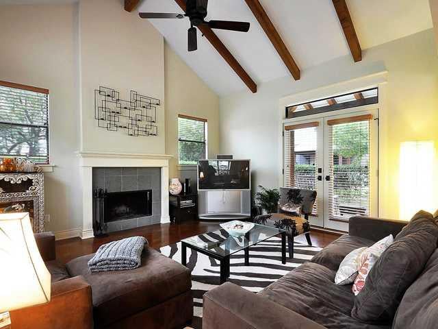 1318 Newning # E - Sold by Keenan Group