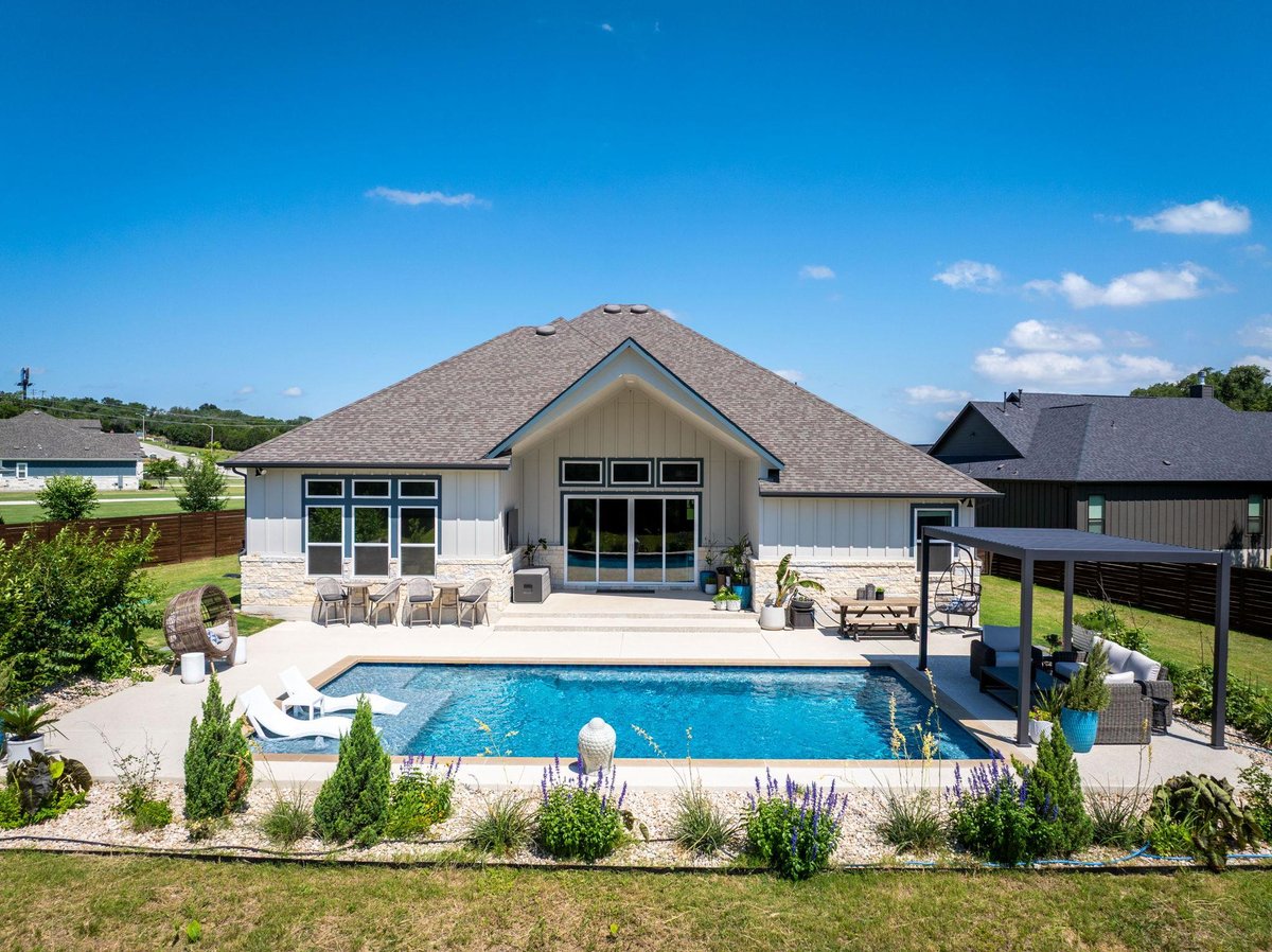 View 132 McNaughton DR in Final Plat/Northfork 132 McNaughton DR - front exterior - Luxury home in Final Plat/Northfork, Liberty Hill, TX