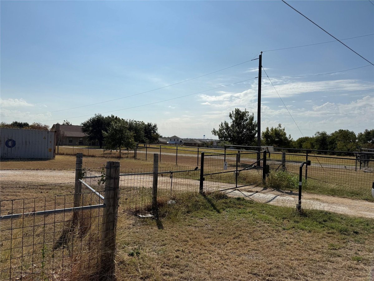 View 13200 IH 35 Highway in Jarrell 13200 IH 35 Highway, photo 1 of 8, Jarrell, Jarrell, TX