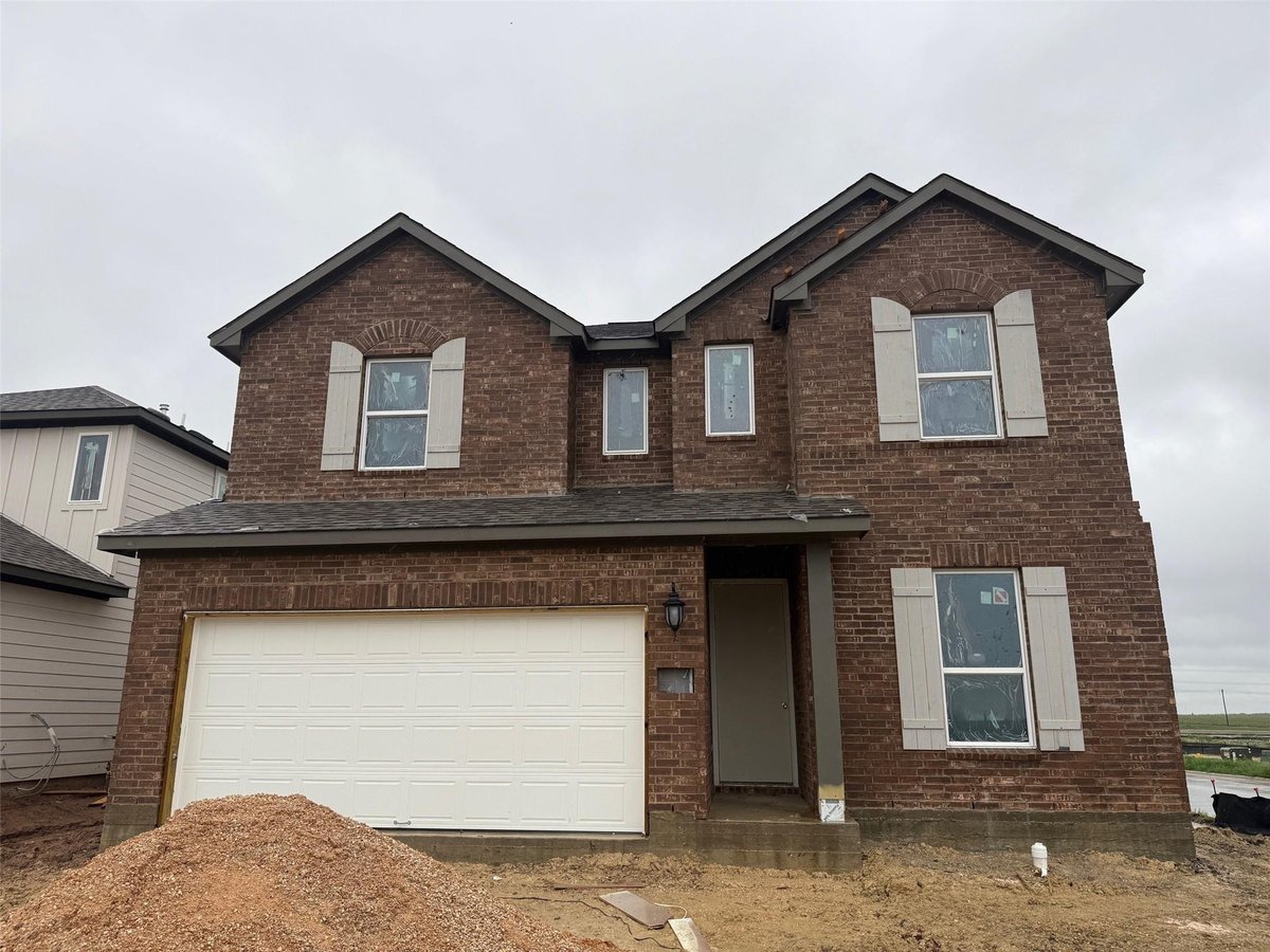 Living area at 13200 Parsons Prairie Ln - 4 bed 3 bath home