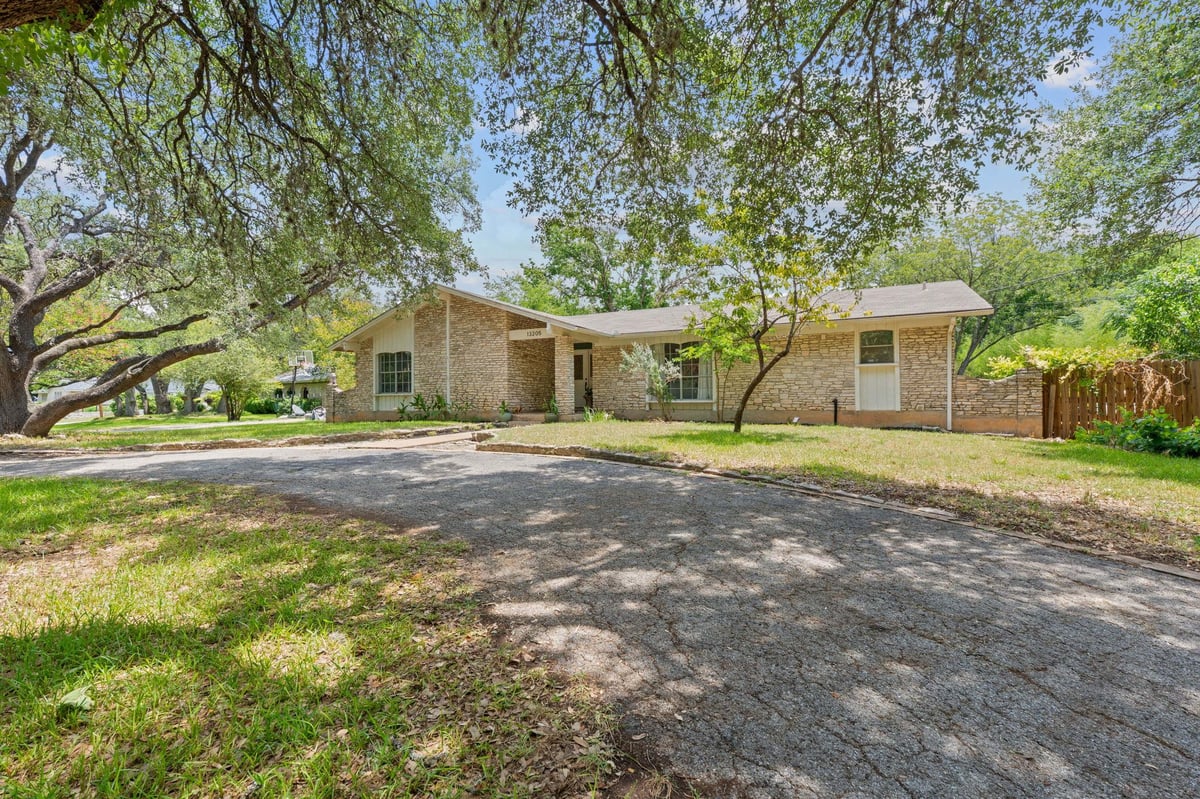 Kitchen at 13205 Onion Creek Dr - 5 bed 2 bath home