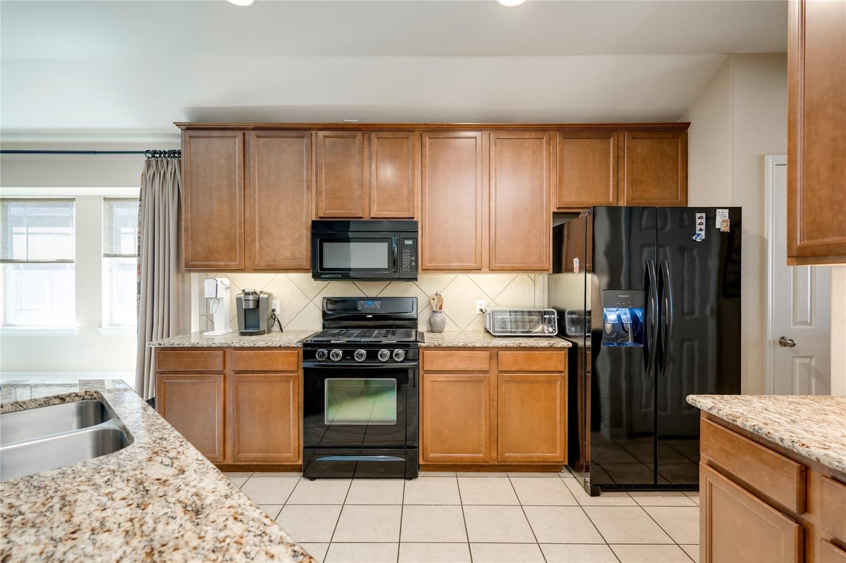 Primary bedroom at 1323 Talley Loop - 3 bed 2 bath home