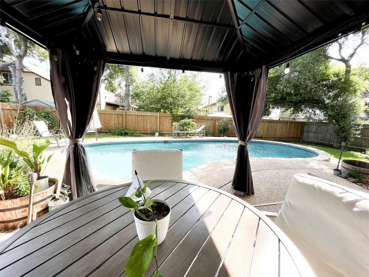 Primary bedroom at 13242 Kerrville Folkway - 4 bed 2 bath home