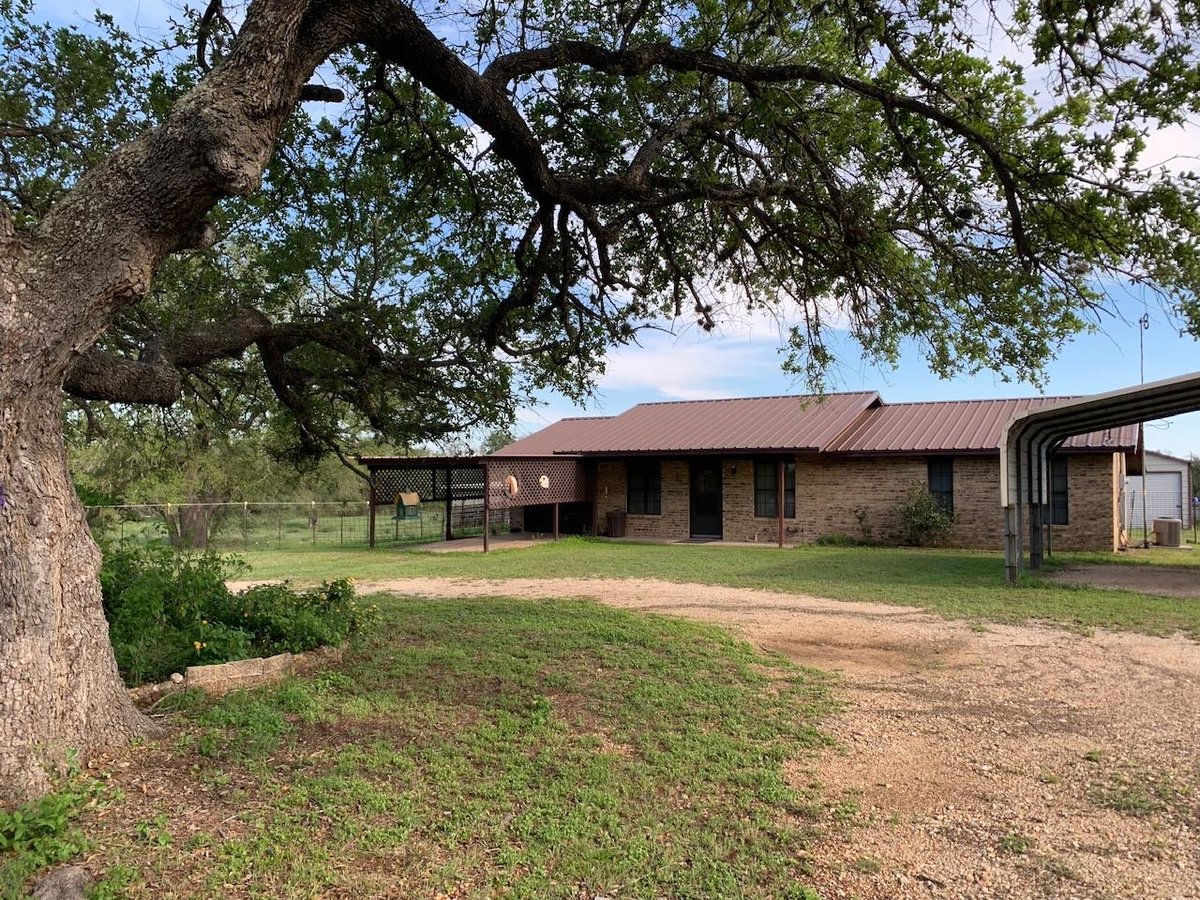 View 133 Clearfork RD in Plasied B McCearley 133 Clearfork RD - front exterior - Luxury home in Plasied B McCearley, Lockhart, TX